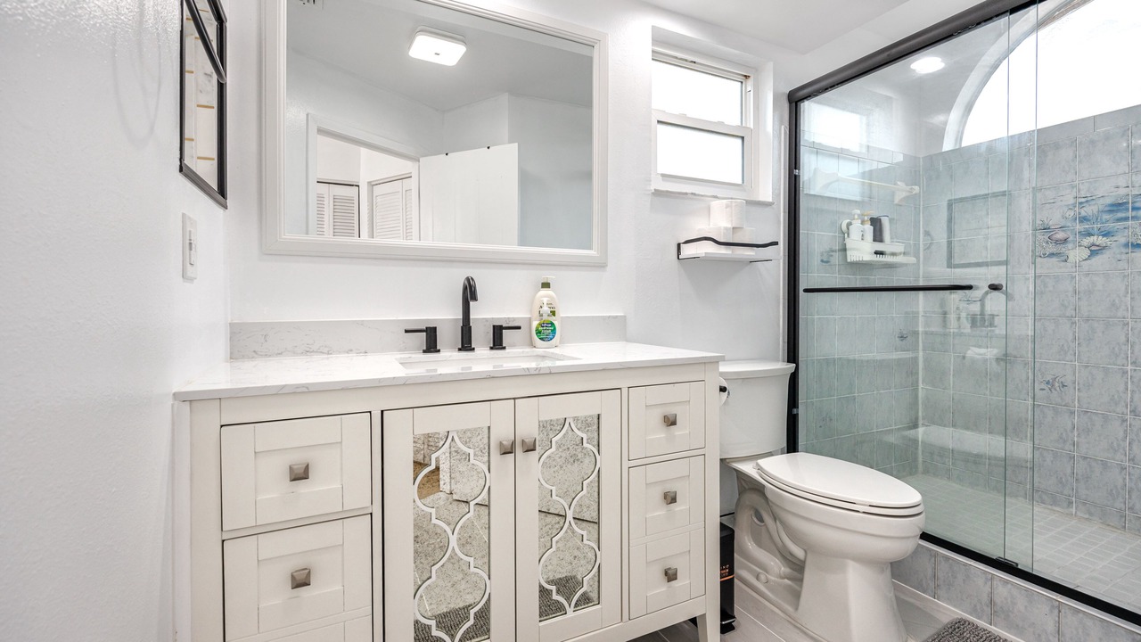 Photo of Bathroom in Anona
