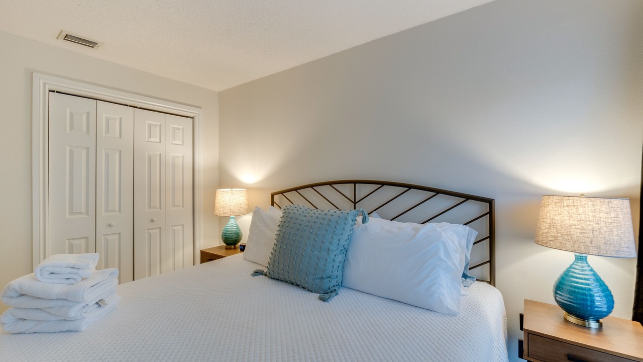 Photo of Bedroom in Gulf Gate Estates