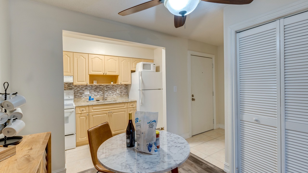 Photo of Kitchen in Gulf Gate Estates