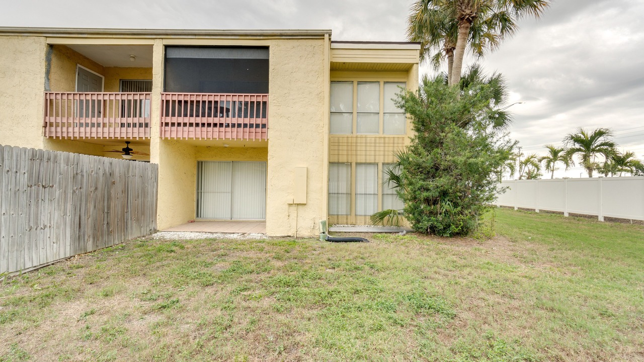 Photo of Outdoor in Gulf Gate Estates