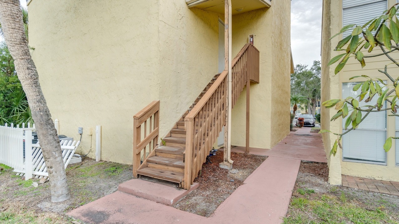 Photo of Outdoor in Gulf Gate Estates
