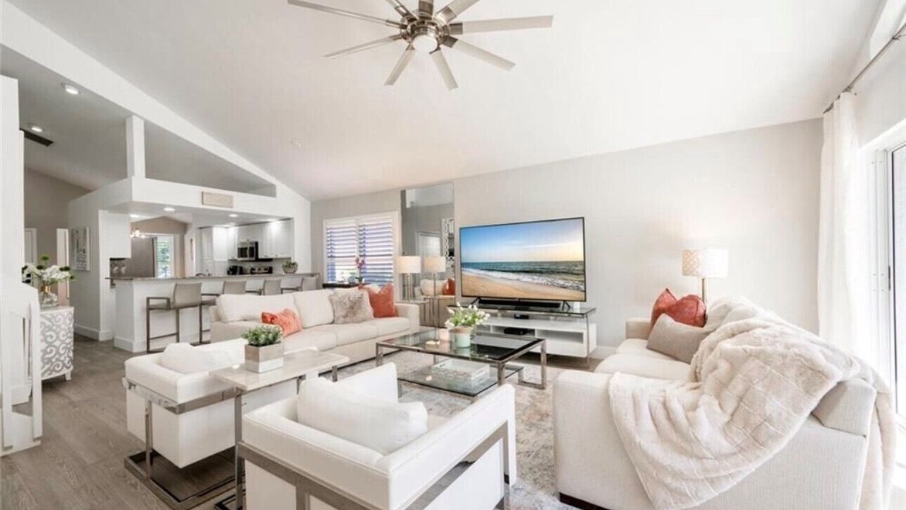 Photo of Livingroom in Grey Oaks