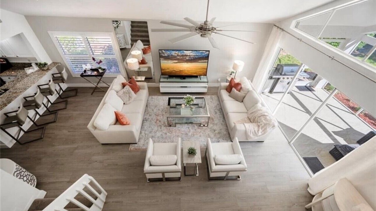 Photo of Livingroom in Grey Oaks