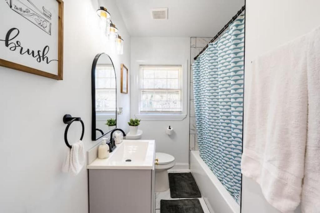 Photo of Bathroom in Forest Park