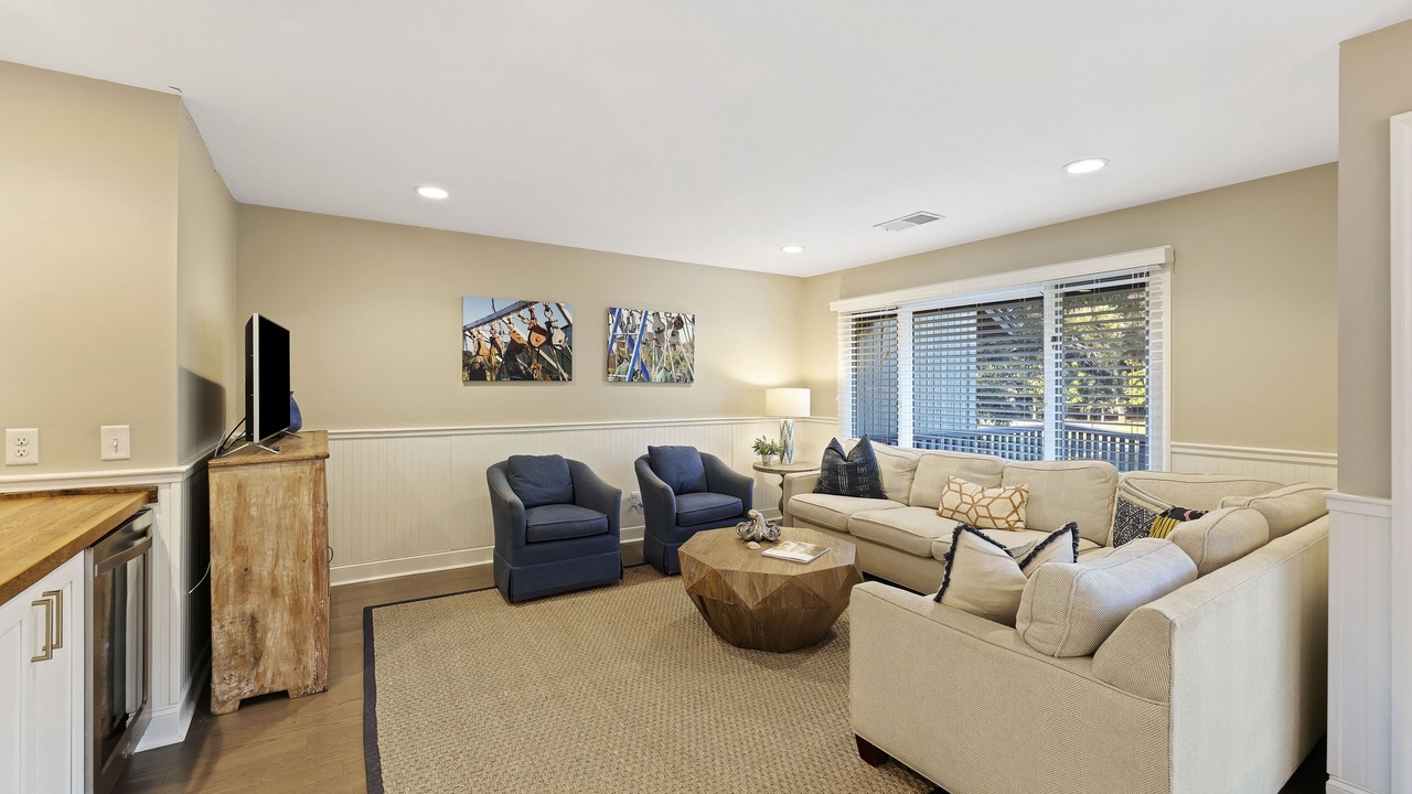 Photo of Livingroom in West Beach Village