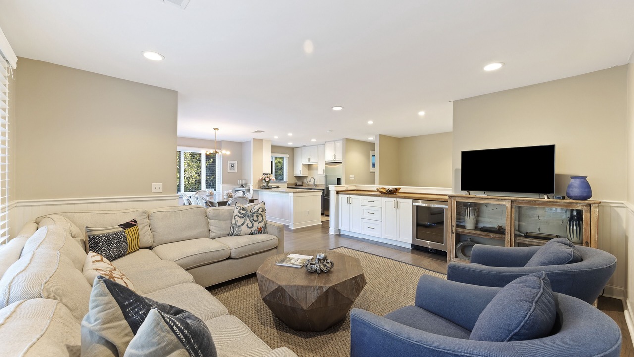 Photo of Livingroom in West Beach Village