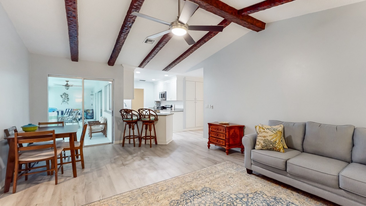 Photo of Livingroom in Lochmoor Waterway Estates