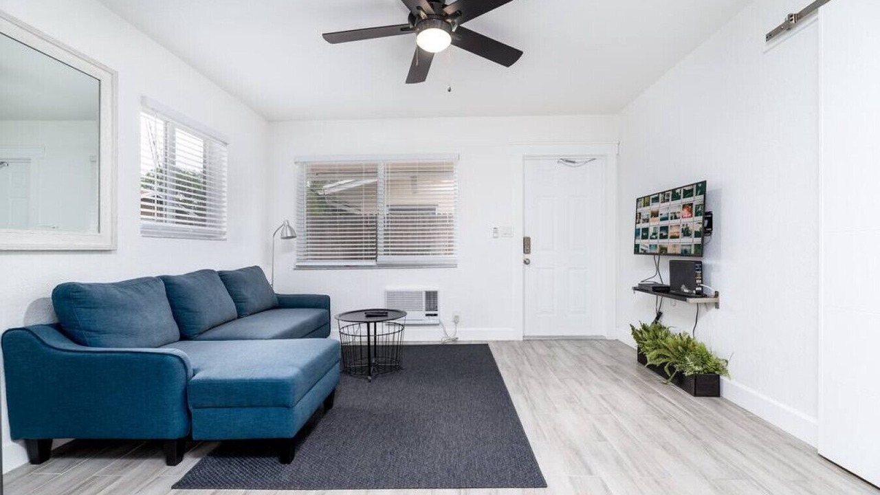 Photo of Livingroom in Middle River Terrace