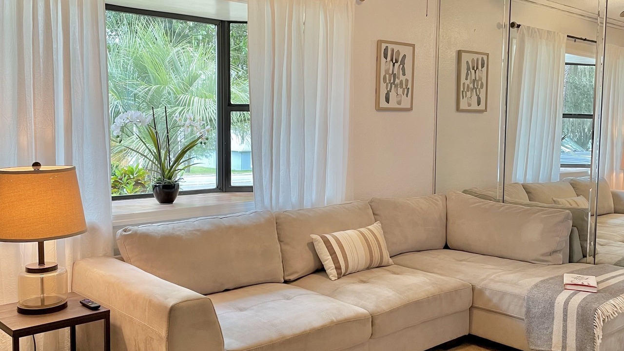 Photo of Livingroom in Howey-in-the-Hills