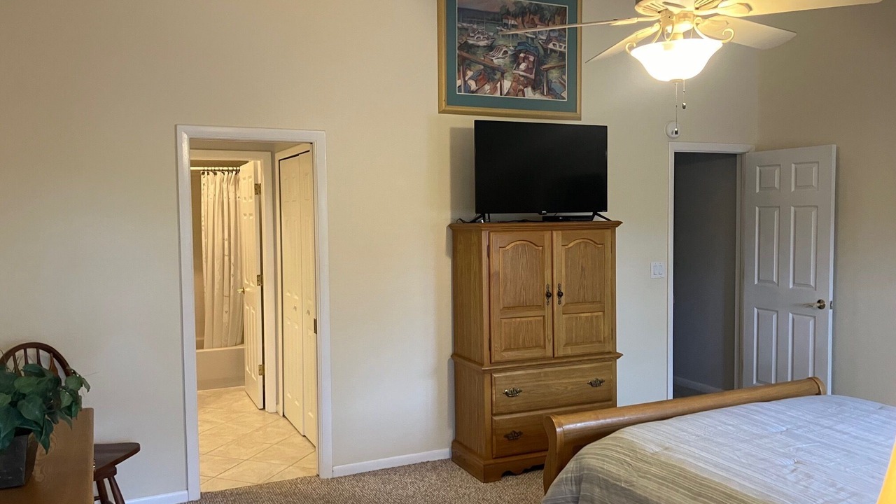 Photo of Bedroom in Riverbend Country Club