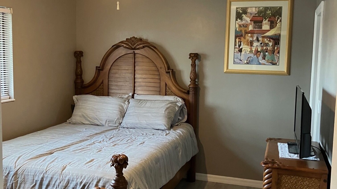 Photo of Bedroom in Riverbend Country Club