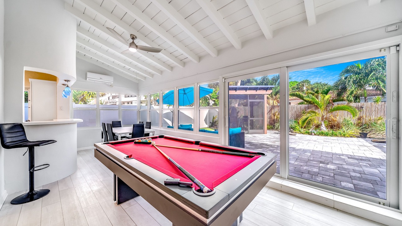 Photo of Bedroom in Lauderdale Beach