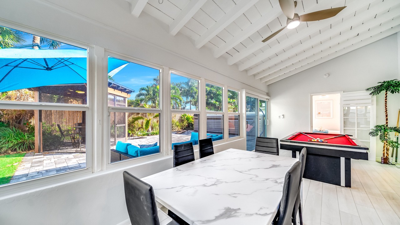 Photo of Bedroom in Lauderdale Beach