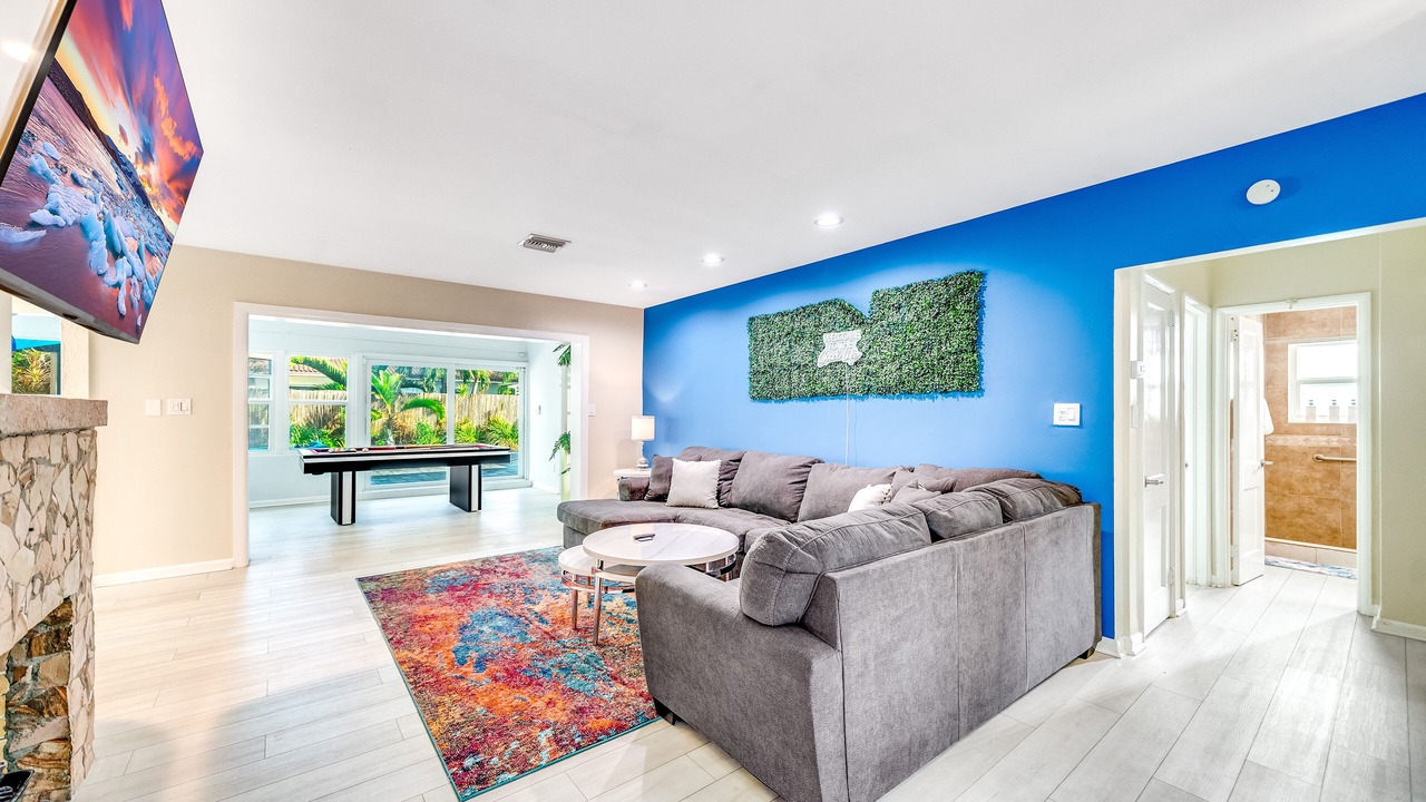 Photo of Livingroom in Lauderdale Beach