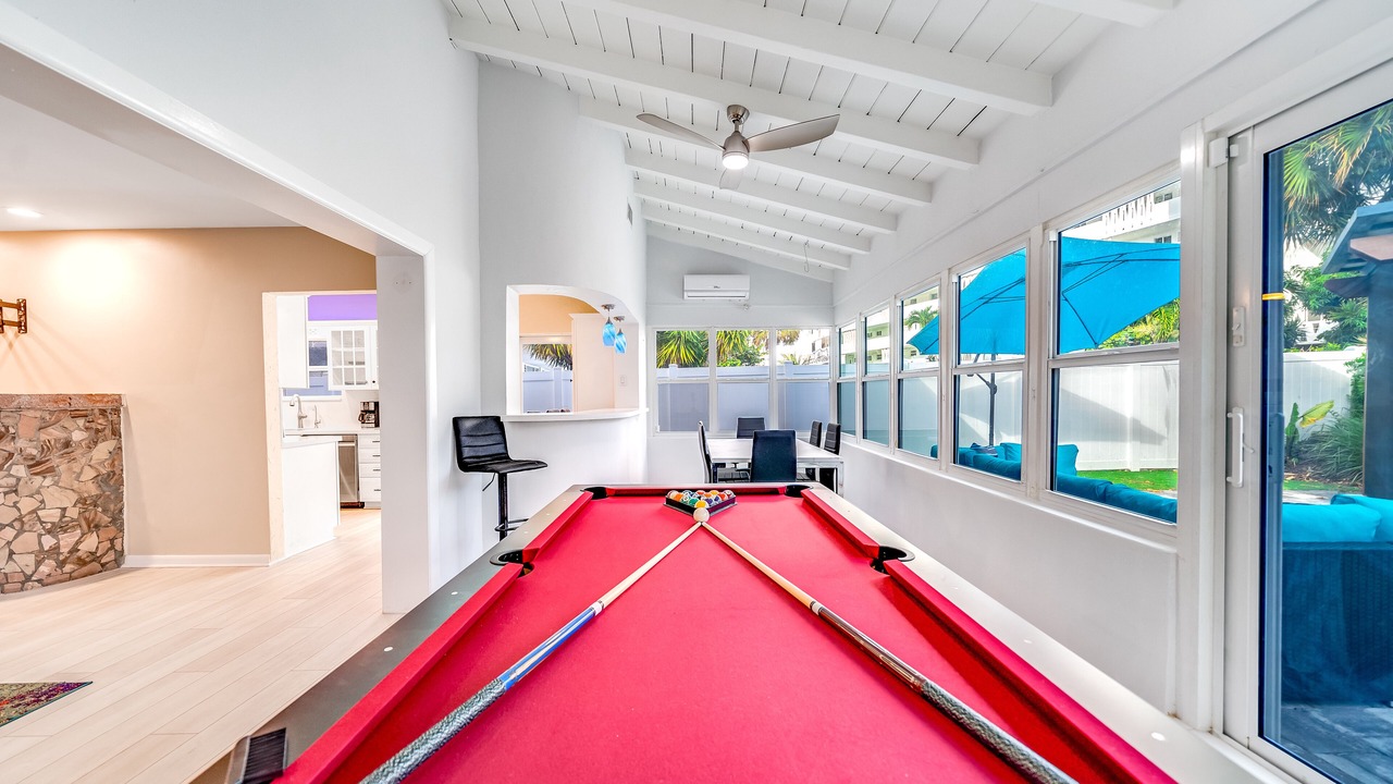 Photo of Bedroom in Lauderdale Beach