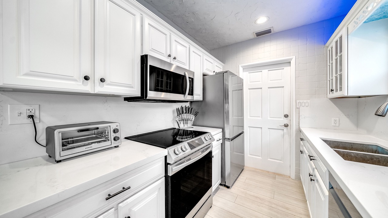Photo of Kitchen in Lauderdale Beach