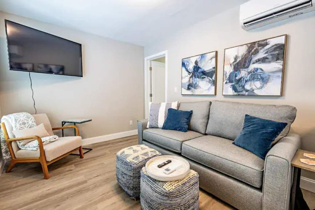 Photo of Livingroom in East Central Boulevard