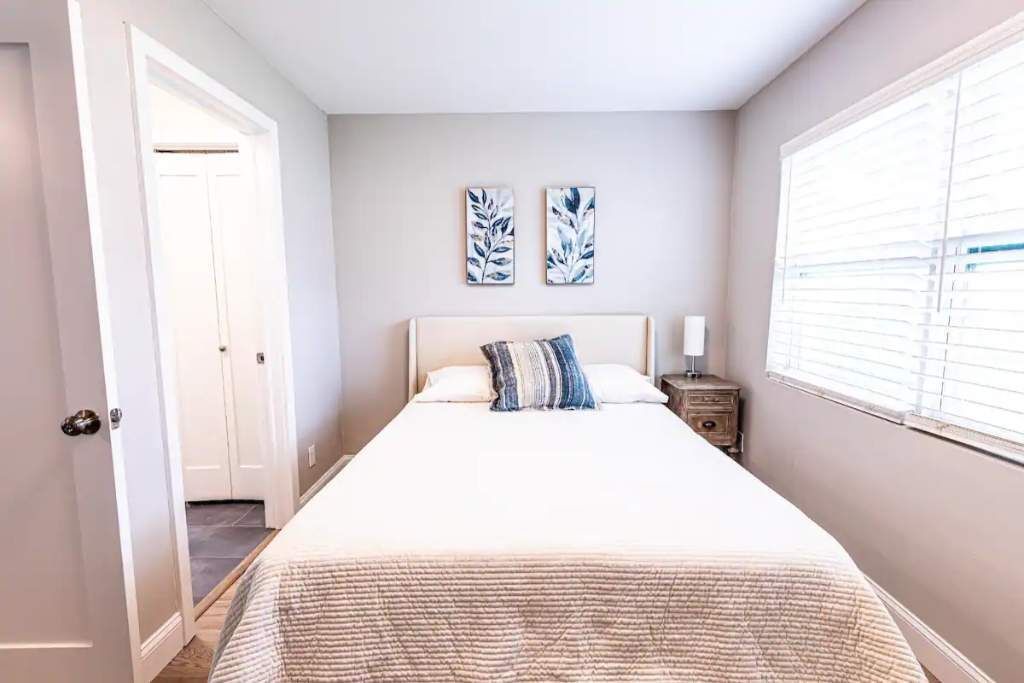 Photo of Bedroom in East Central Boulevard