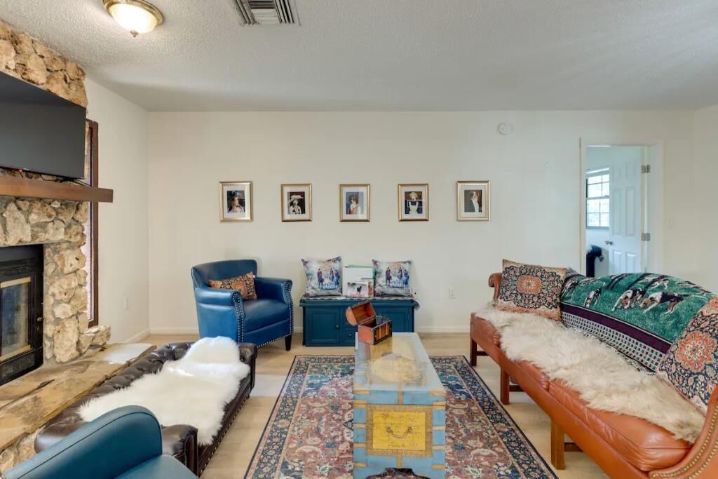 Photo of Livingroom in Fellowship