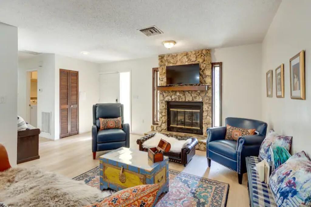 Photo of Livingroom in Fellowship