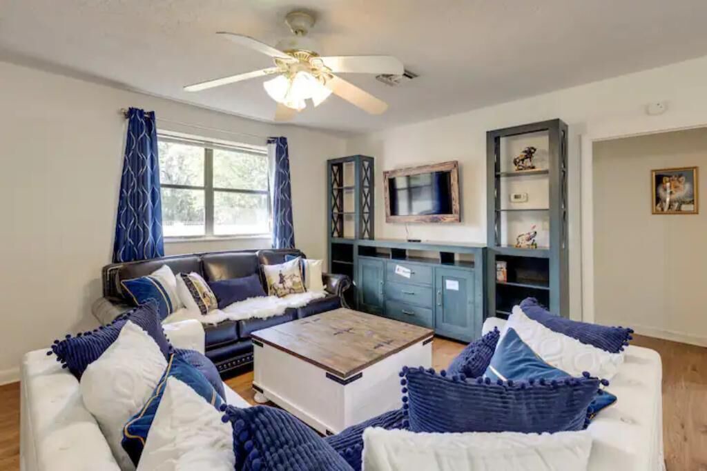 Photo of Livingroom in Fellowship