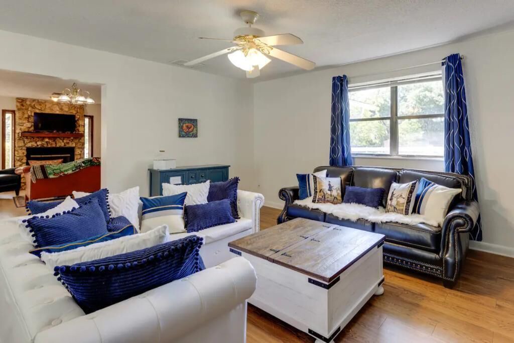 Photo of Livingroom in Fellowship