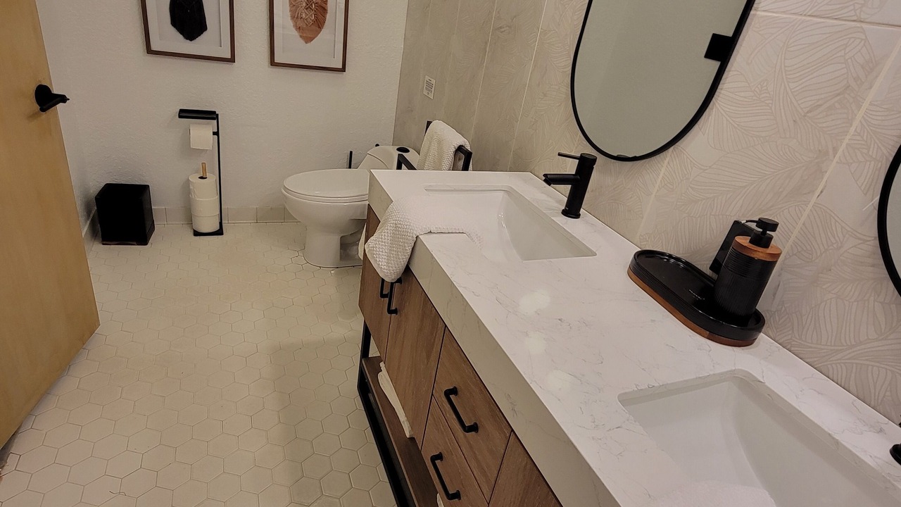 Photo of Bathroom in Cypress Gardens