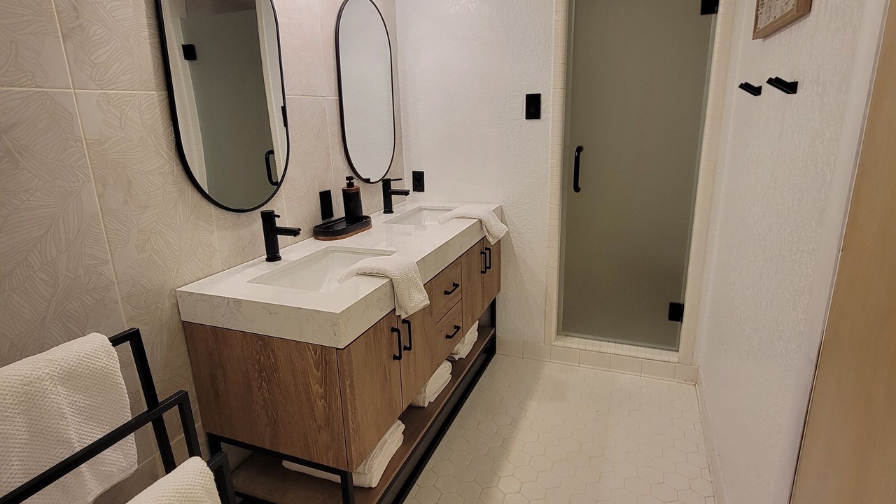Photo of Bathroom in Cypress Gardens