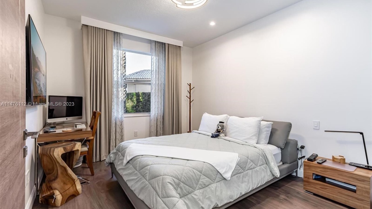 Photo of Bedroom in Pembroke Pines