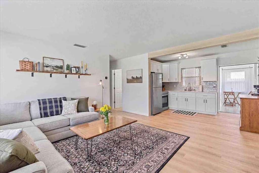 Photo of Livingroom in Fruitville