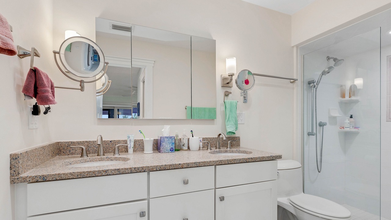 Photo of Bathroom in Sawgrass