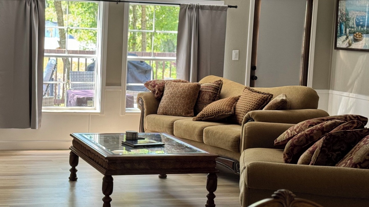 Photo of Livingroom in Brooksville