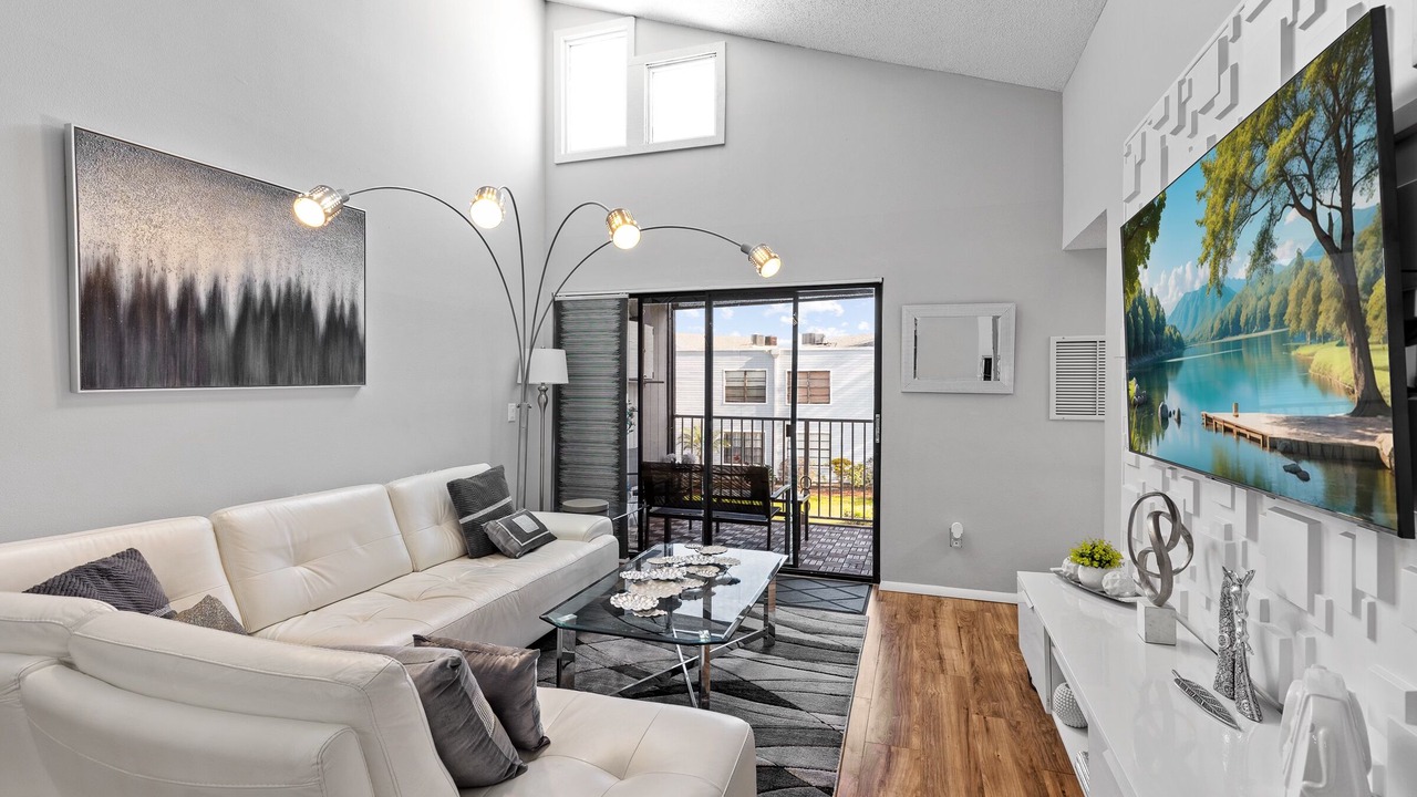Photo of Livingroom in Ventura