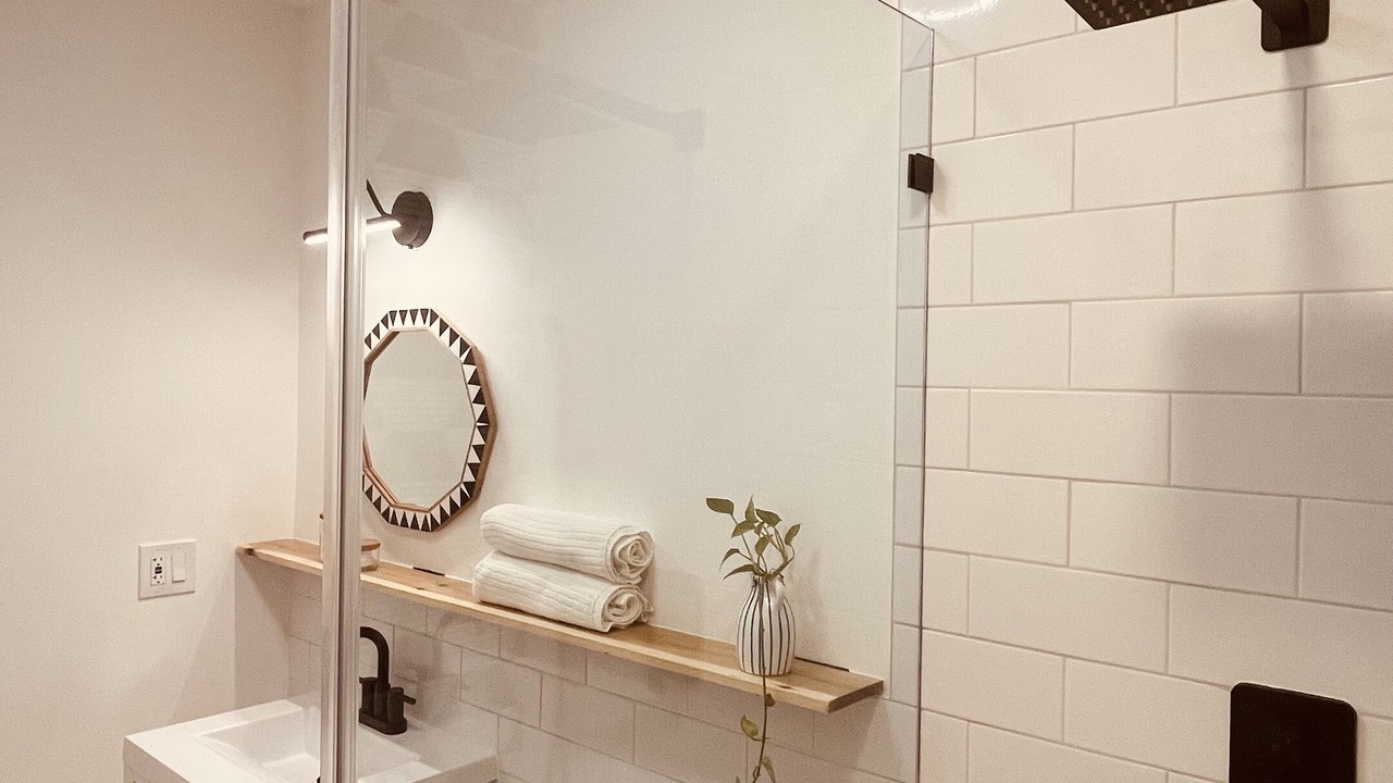 Photo of Bathroom in Kendale Lakes