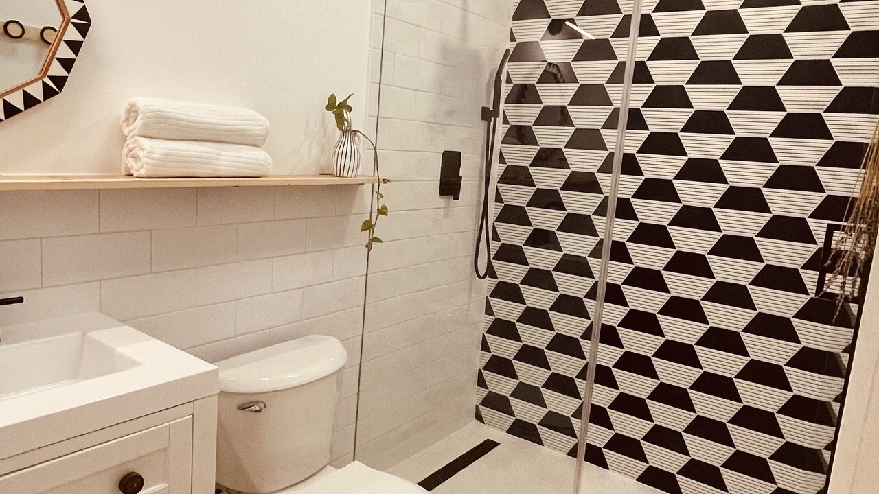 Photo of Bathroom in Kendale Lakes