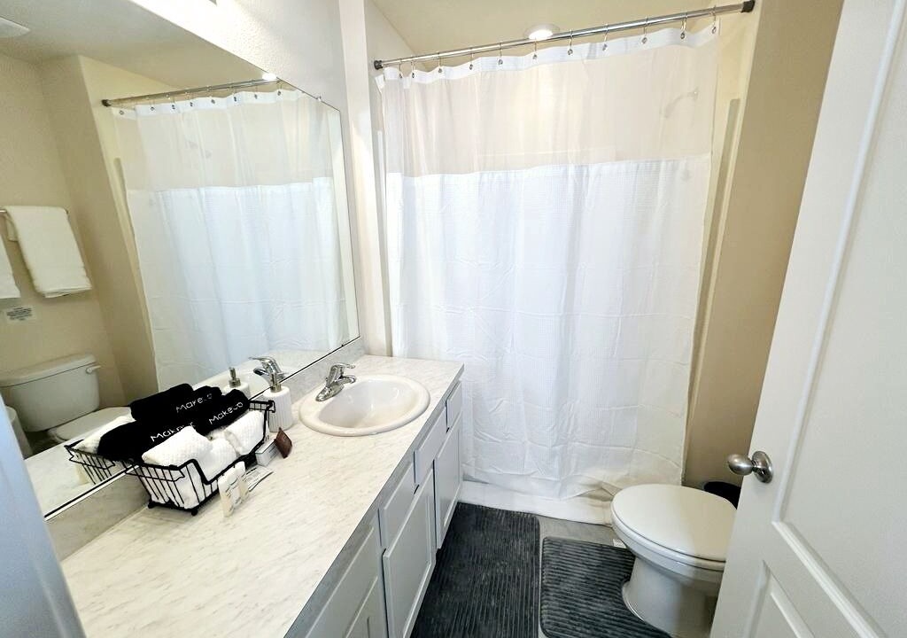 Photo of Bathroom in OakLeaf Plantation