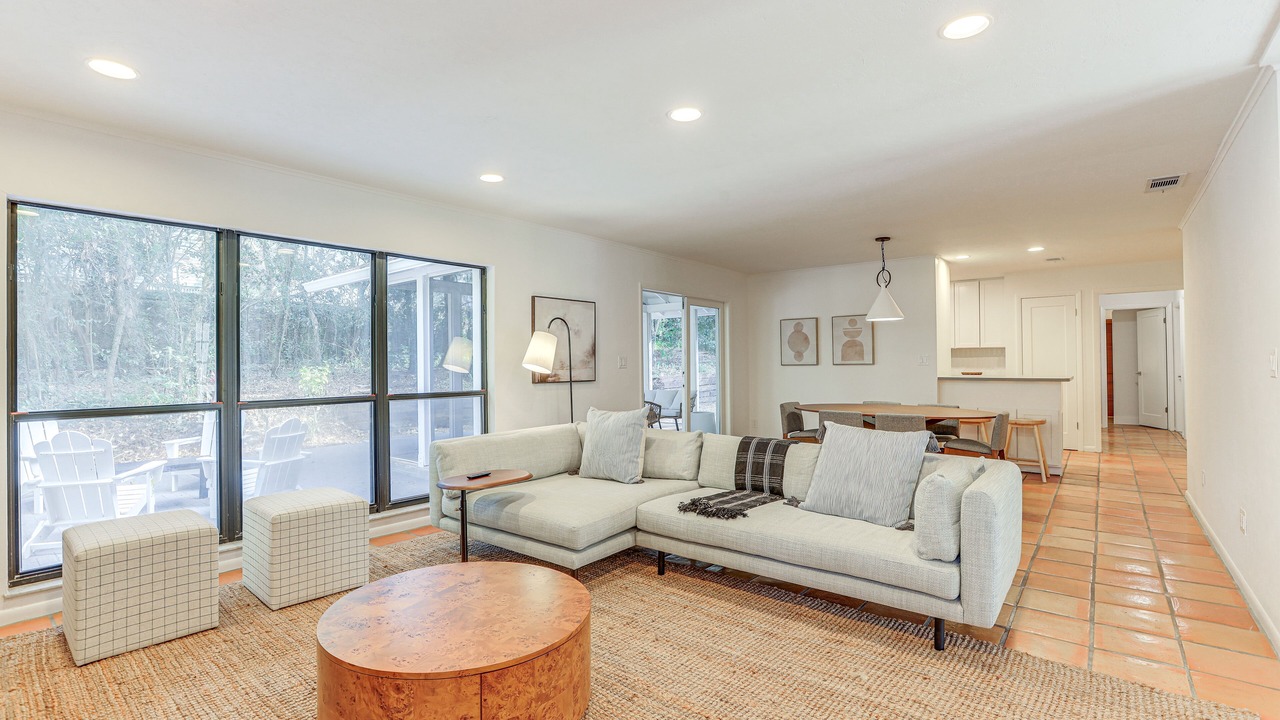 Photo of Livingroom in Gainesville