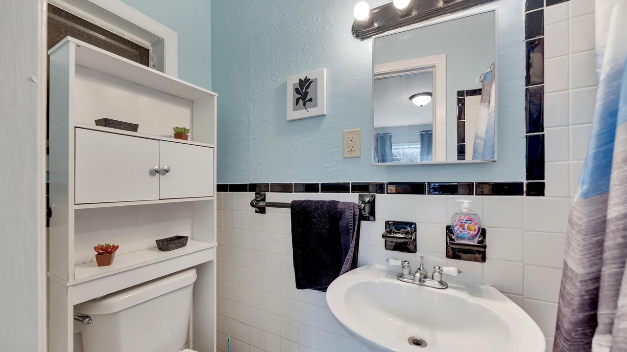 Photo of Bathroom in Temple Crest
