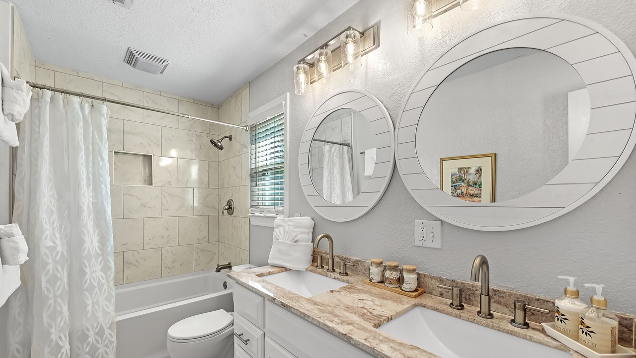 Photo of Bathroom in Gulf Breeze