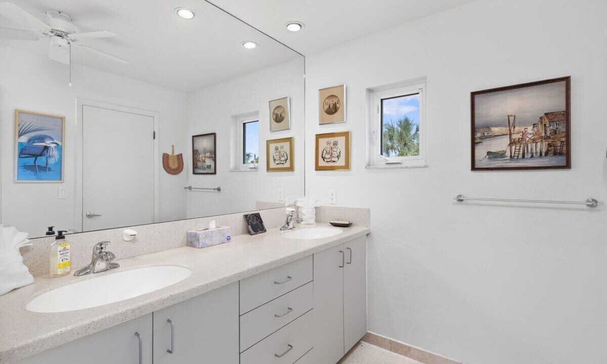 Photo of Bathroom in Heron's Landing