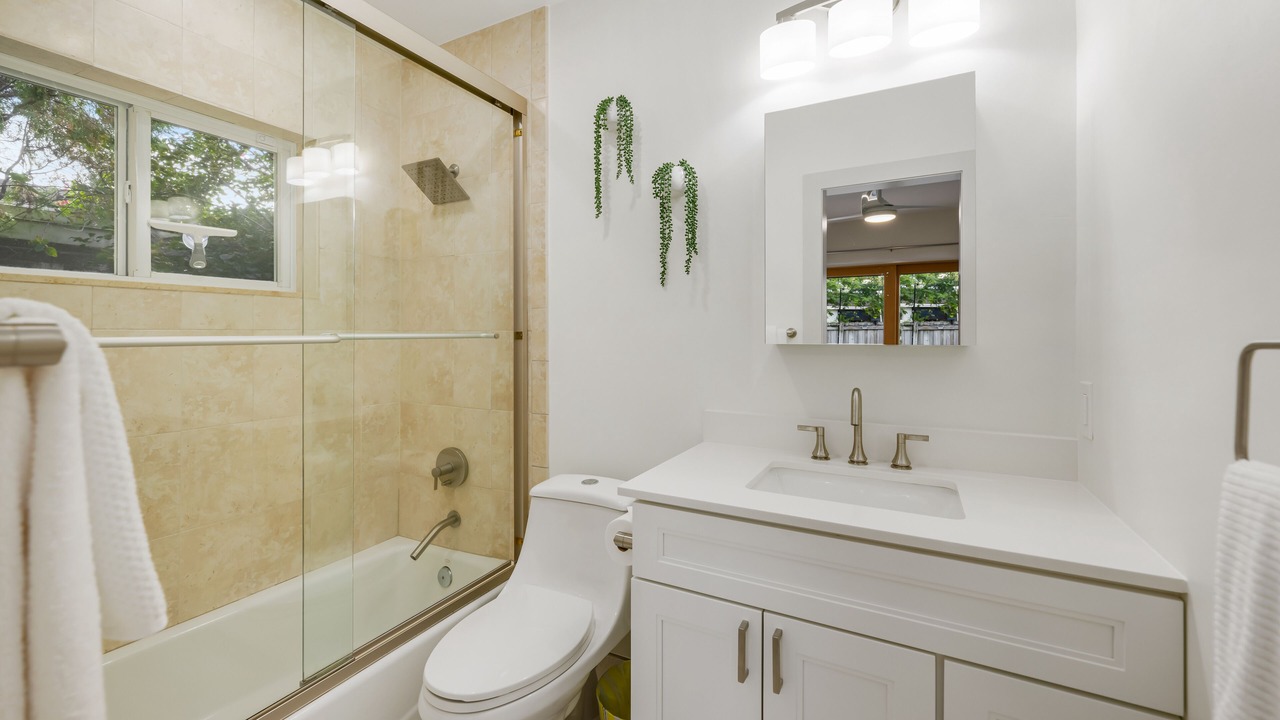 Photo of Bathroom in Poinsettia Heights