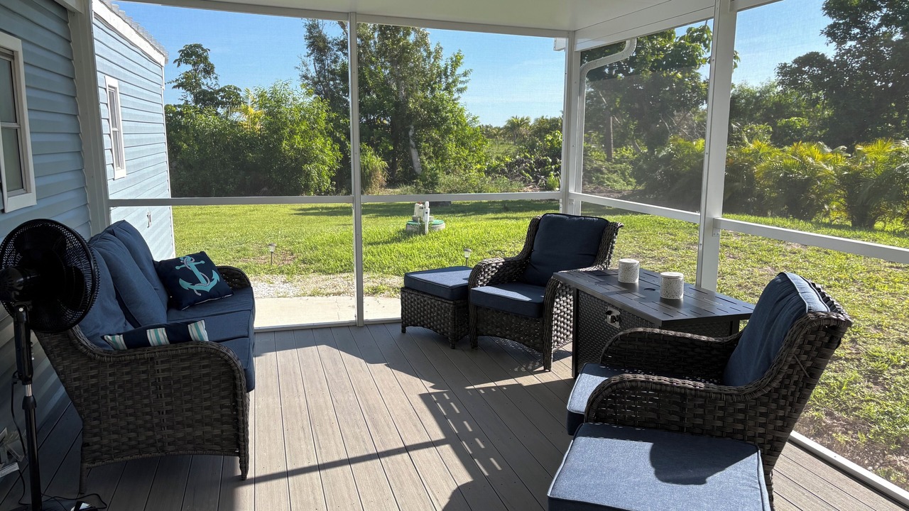 Photo of Patio Balcony in Bokeelia