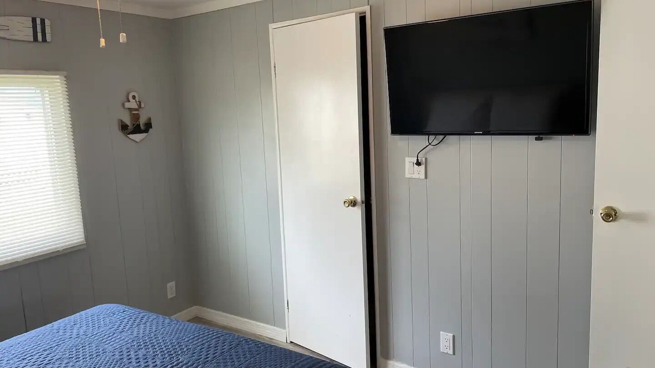 Photo of Bedroom in Bokeelia