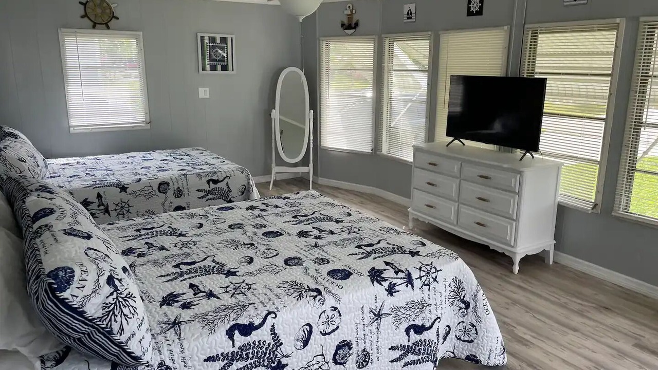 Photo of Bedroom in Bokeelia
