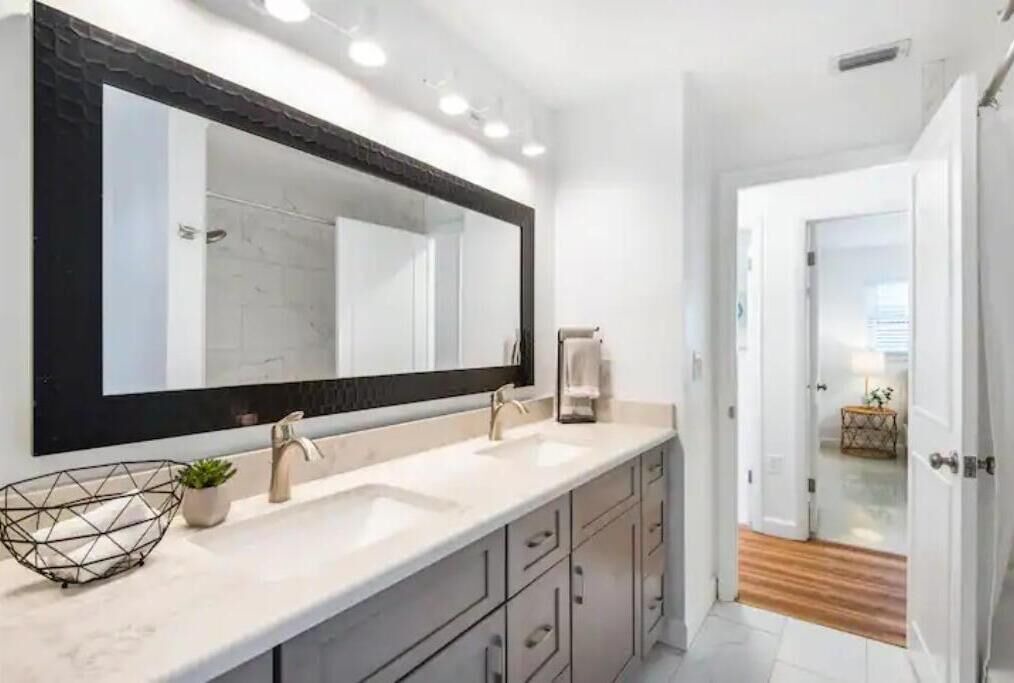 Photo of Bathroom in Venetian Way
