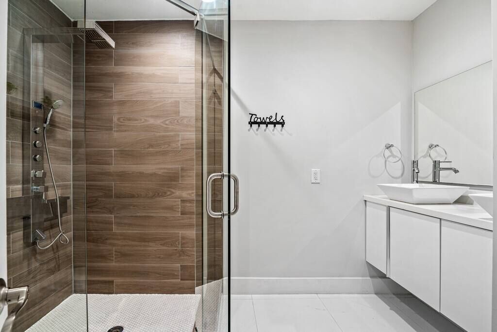 Photo of Bathroom in Golden Glades