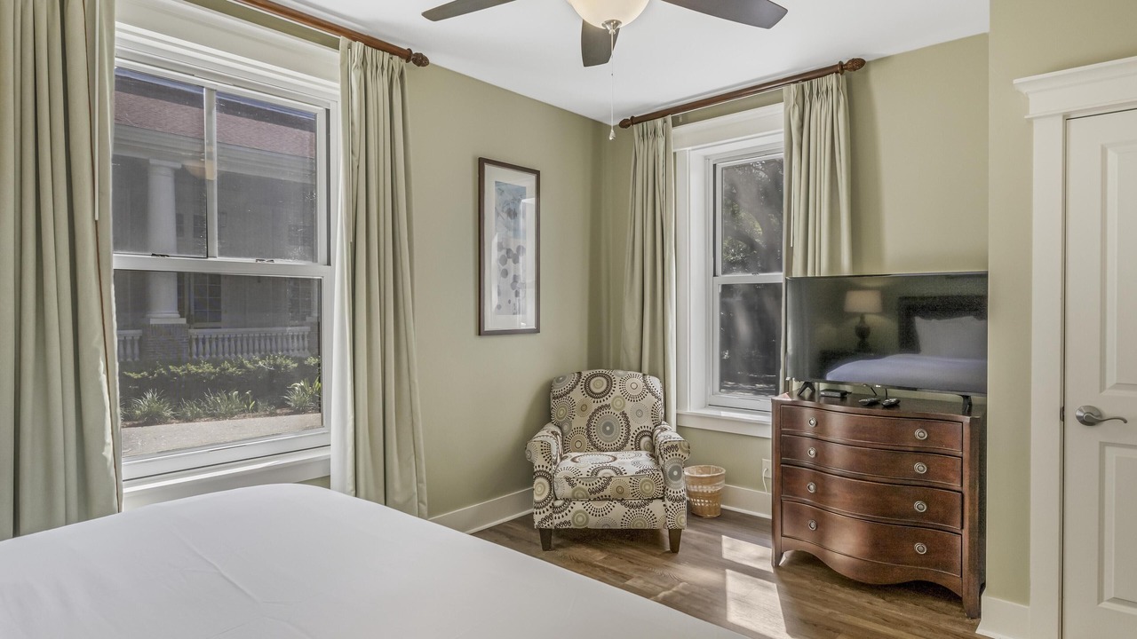 Photo of Bedroom in Baytowne Wharf