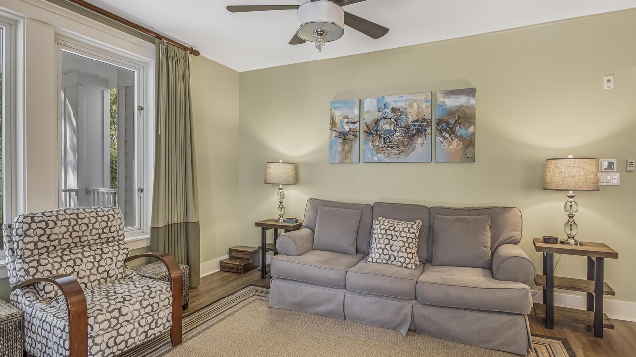 Photo of Livingroom in Baytowne Wharf