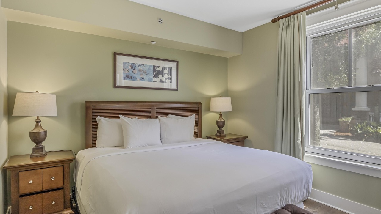 Photo of Bedroom in Baytowne Wharf