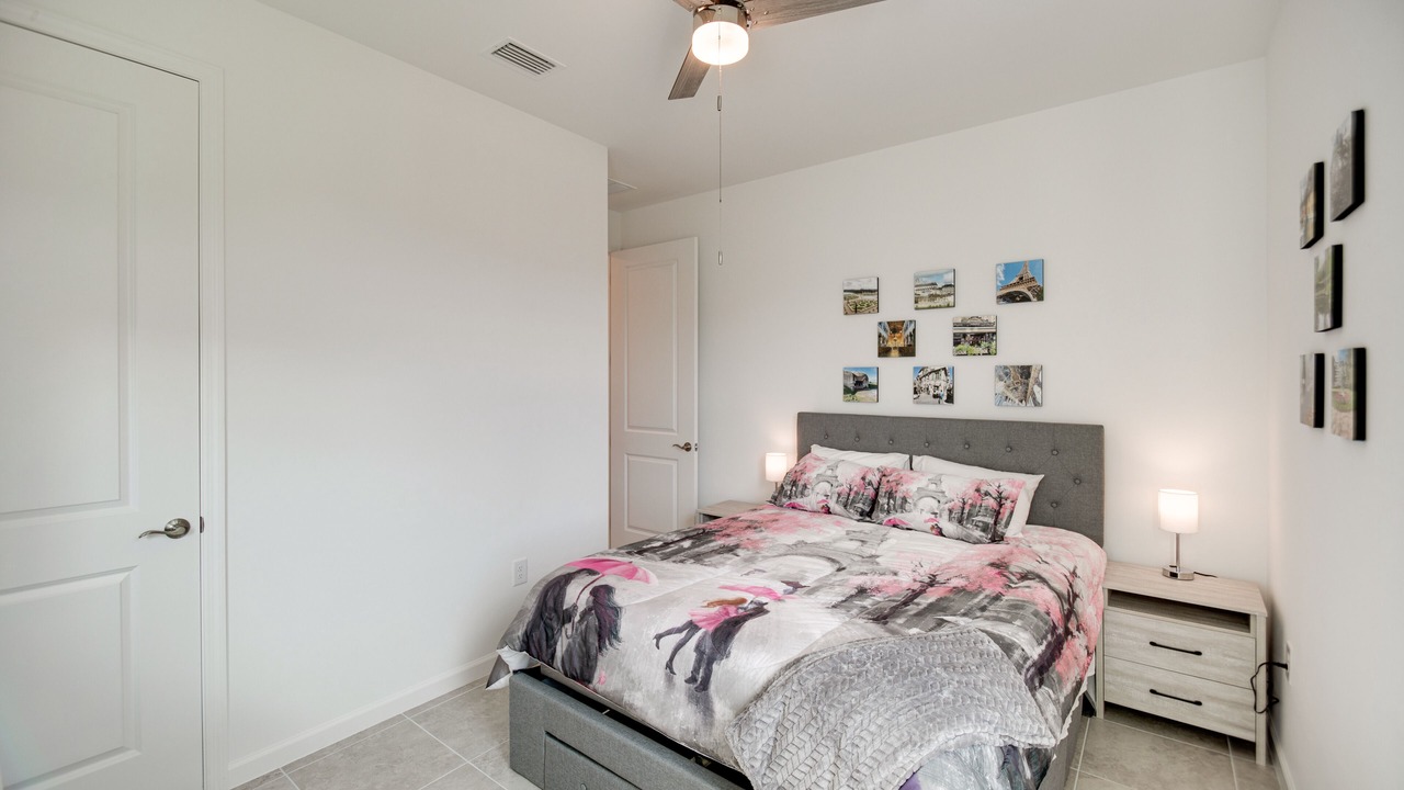 Photo of Bedroom in River Hall